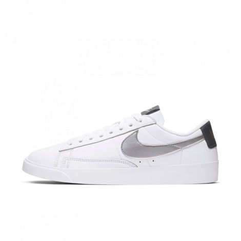 Nike Women S Blazer Low Le Casual Shoes In White Modesens