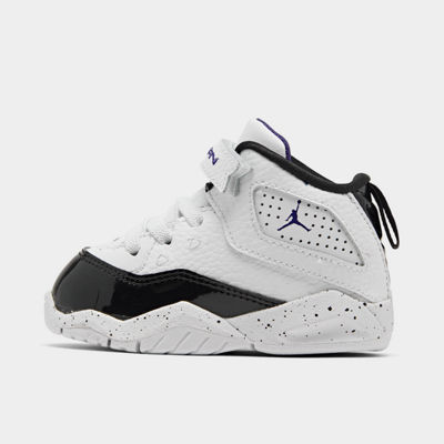 boys white basketball shoes