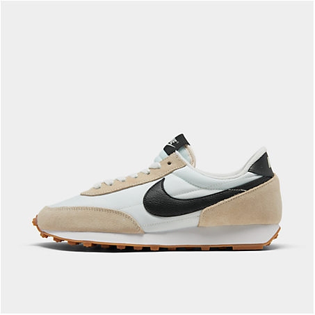 Nike Women's Daybreak Casual Shoes In White/brown